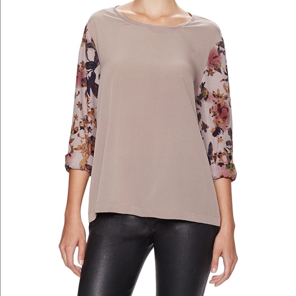 Printed Sleeve Top W118 by Walter Baker - Picture 1 of 1