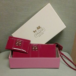 Coach new in box wristlet with card wallet & black