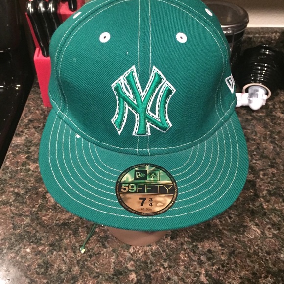 New York snap back cap