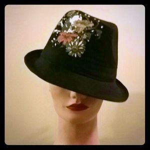 Skull and crossbones fedora