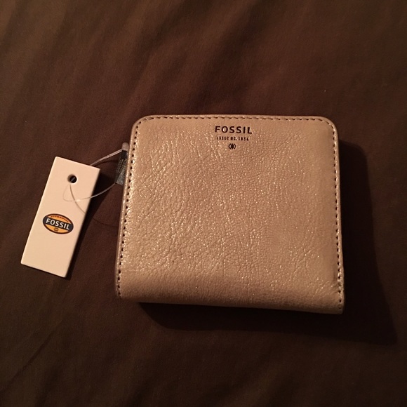 Fossil wallet NWT