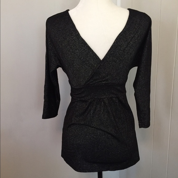 🎉 Express Metallic Black V-Neck Top - Picture 4 of 4