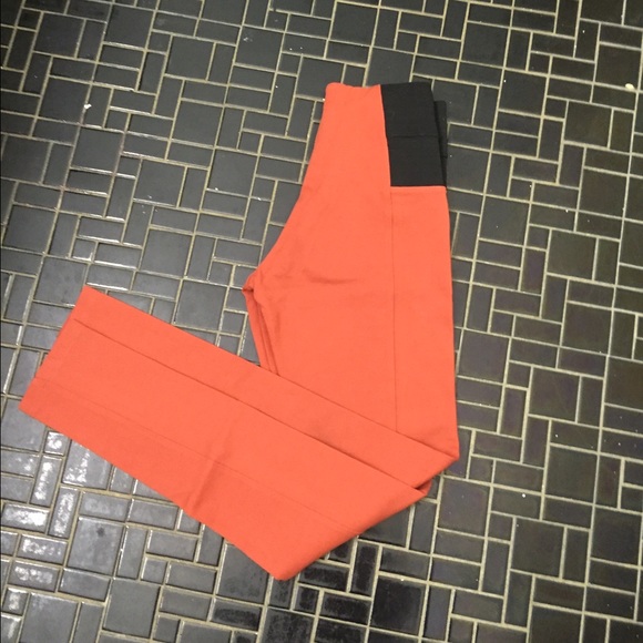 Stretchy dark orange leggings