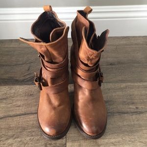 🎉Steve Madden Yale Booties🎉