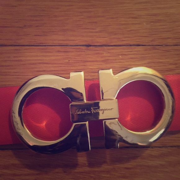 Red/black reversible ferragamo belt