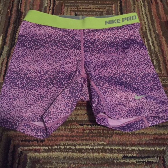 Nike pro