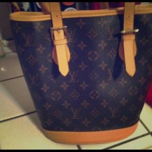 Trade w/ fahim Bucket bag