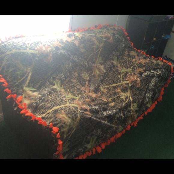2 yard Mossy Oak Fleece blanket