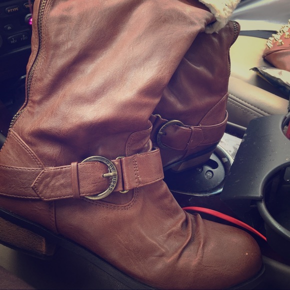 GUESS BOOTS ...
