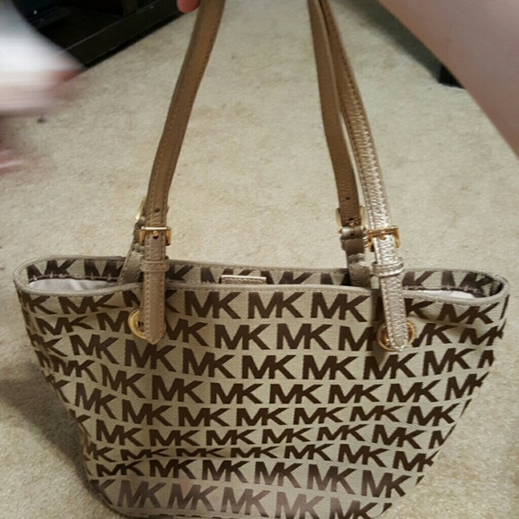 Michael Kors Handbags - Authentic Michael Kors Handbag