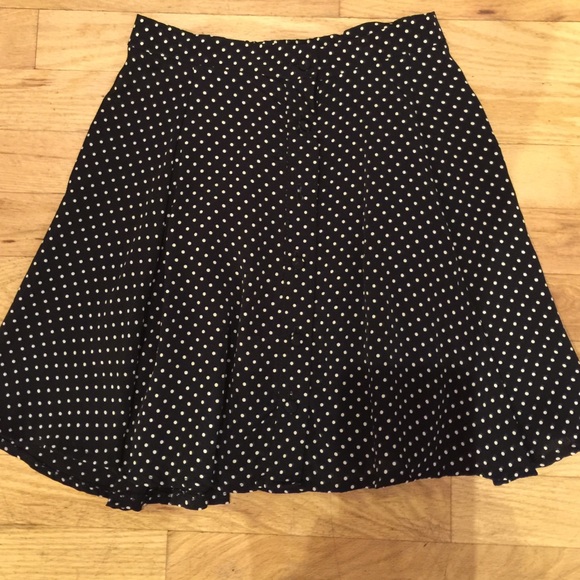 Brandy Melville polka dot skirt bin 4