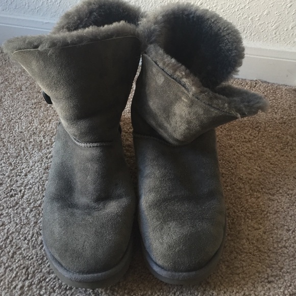 UGG Bailey Button