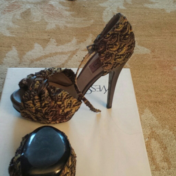 Missoni Shoes - AUTHENTIC Missoni multi heels