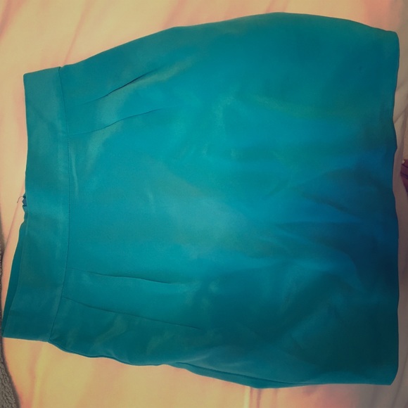 Naven skirt size 0 with slight pilling and stains