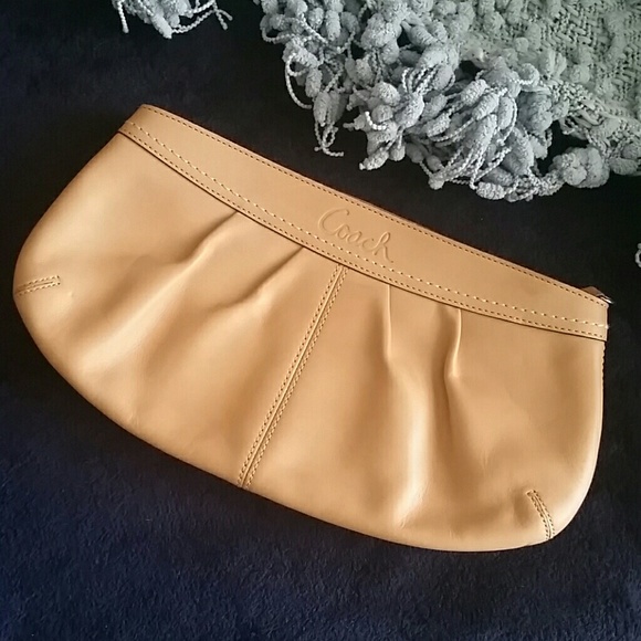 COACH large wristlet w/ missing strap