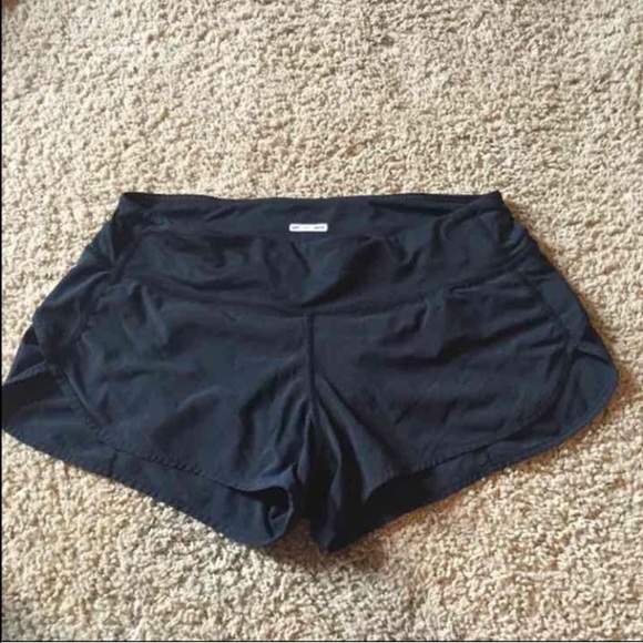 Lululemon Size 4 Speed Short WORN TWICE