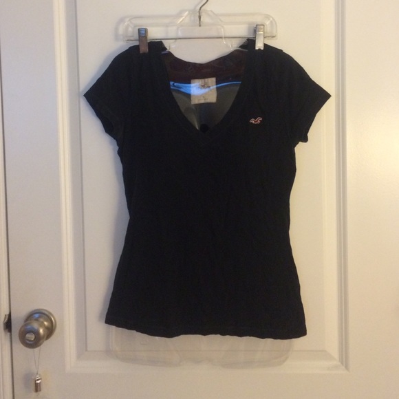 Hollister vneck size small