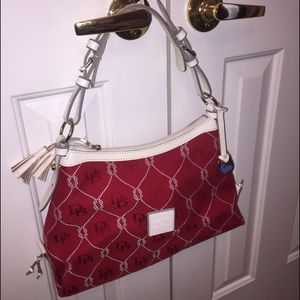 LIKE NEW DOONEY & BOURKE MEDIUM BAG