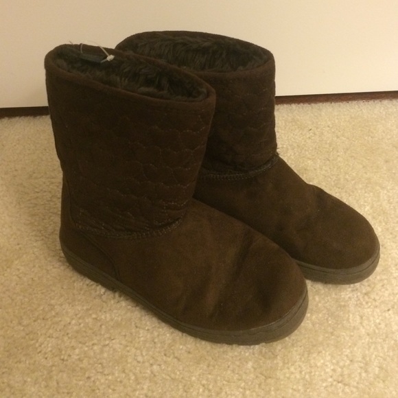 Brown boots with hearts