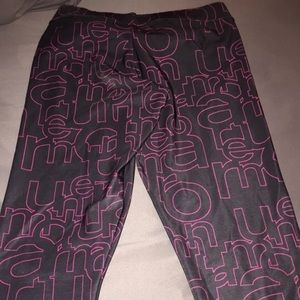 Under Armour Cropped Leggings - Size Small