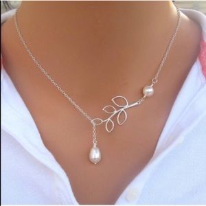 Beautiful Pearl Leaf necklace