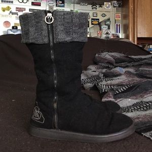 Roxy black winter boots Size 8