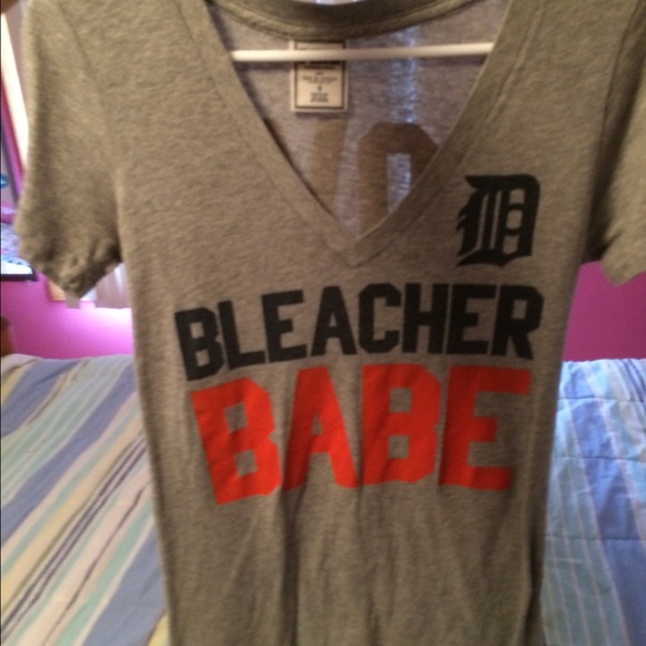 VS pink Detroit Tigers