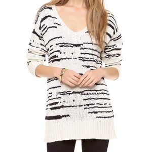 Townsen Misty Cream & Black Loose Fitting Sweater.