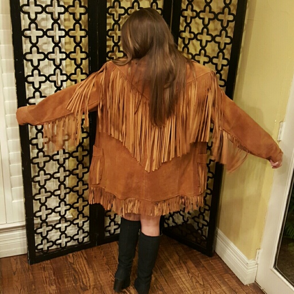 👑Host Pick👑 VINTAGE SUEDE FRINGED BOHO JACKET - Picture 4 of 10