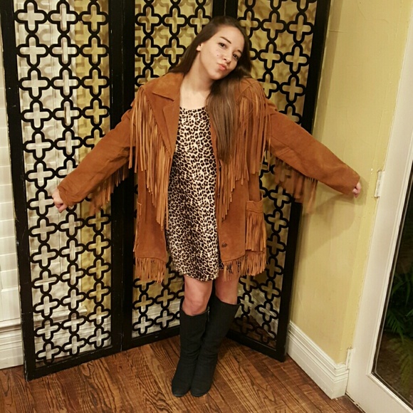 👑Host Pick👑 VINTAGE SUEDE FRINGED BOHO JACKET - Picture 3 of 10