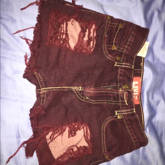 Levis red maroon jean shorts ❤️