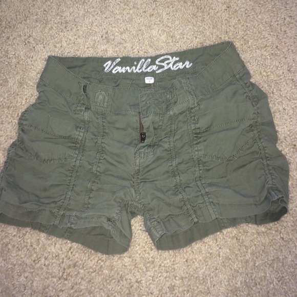 Vanilla Star Pants - army green shorts