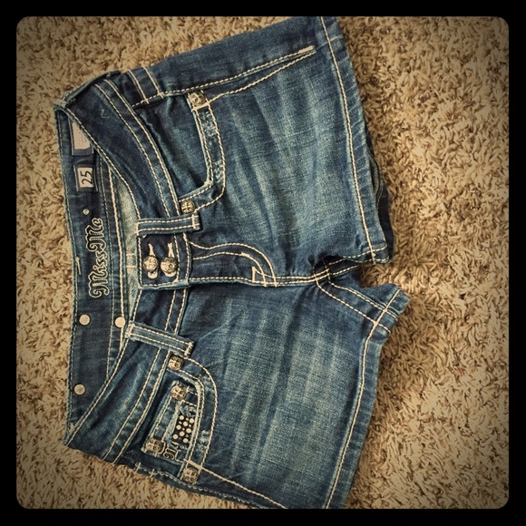 Miss Me shorts size 25 (size 0).