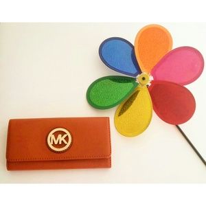 SOLD NWT MICHAEL KORS FULTON FLAP CONTINENTAL