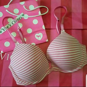 NWT 34D VS Push Up Bra