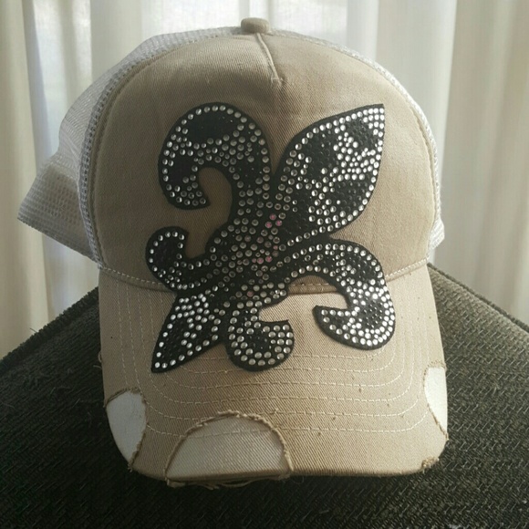 Hat - Picture 1 of 3