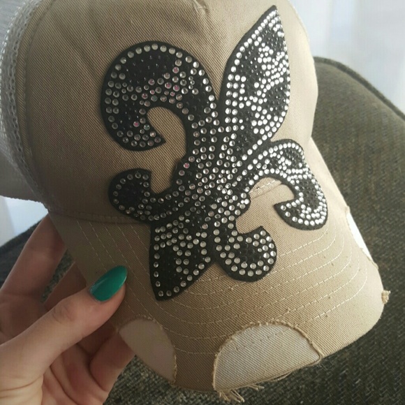 Hat - Picture 3 of 3