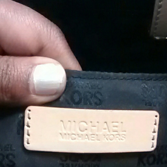 Mk purse - Picture 2 of 4