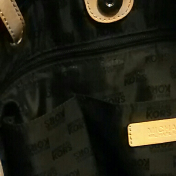 Mk purse - Picture 3 of 4