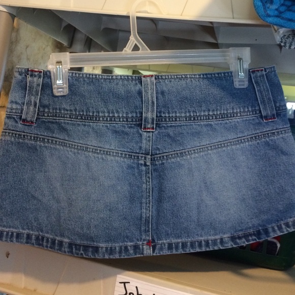 Cute denim mini skirt! π - Picture 3 of 4