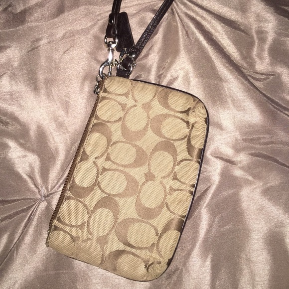 Coach - Picture 2 of 4