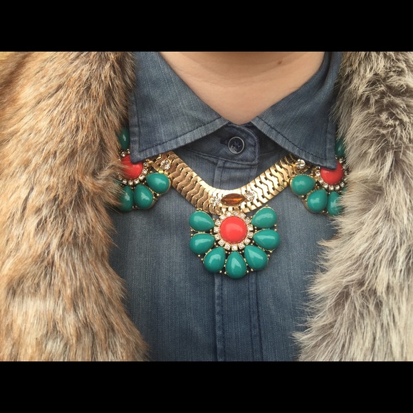 NWTR Fashion Statement Necklace with adjust clasp