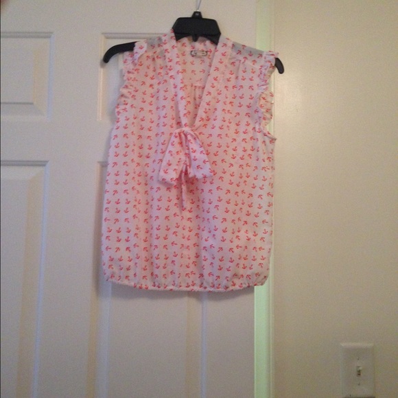 Beautiful top with bow