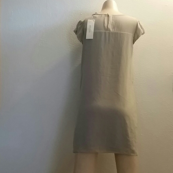 Clothes - Picture 3 of 3