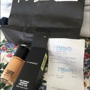 MAC pro longwear foundation NC30