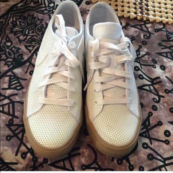 Nike women's size 7 Nike canvas shoes brand new