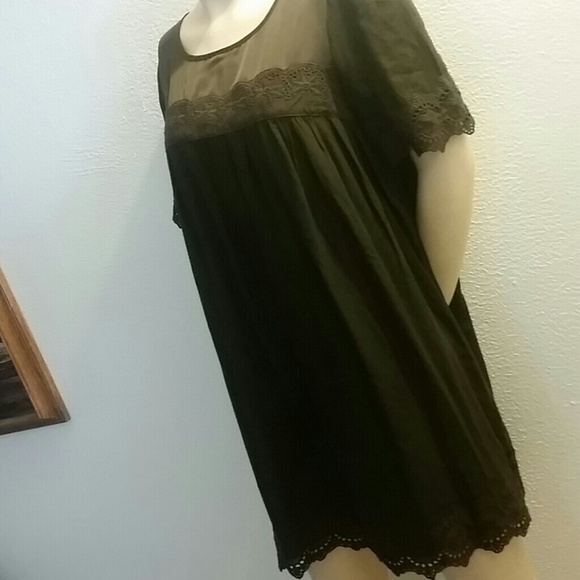 Clothes - Picture 2 of 4