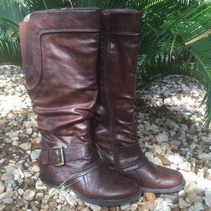 Slouched and stylish! Knee high brown riding boots