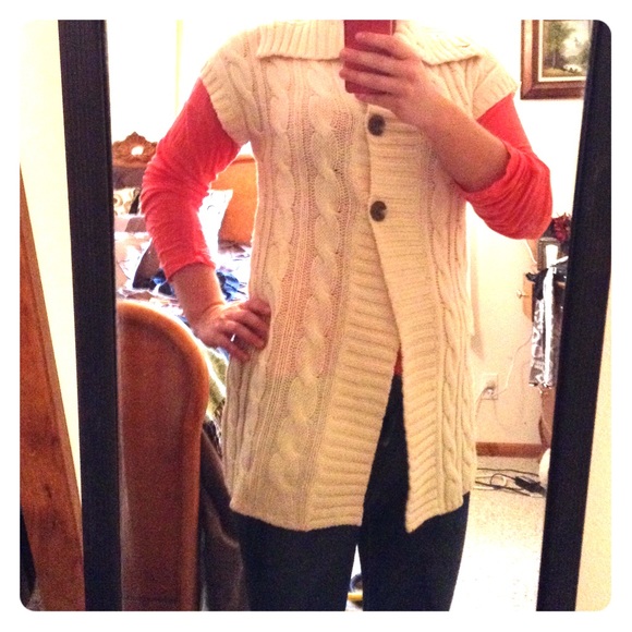 Cream color Eddie Bauer Knit Short Sleeve Cardigan