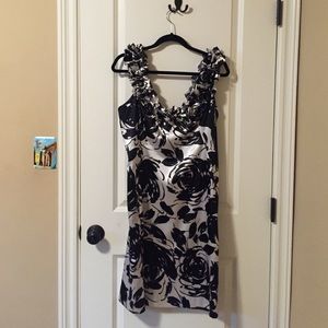 PRICE DROP!! 🎉 Beautiful black and white dress!